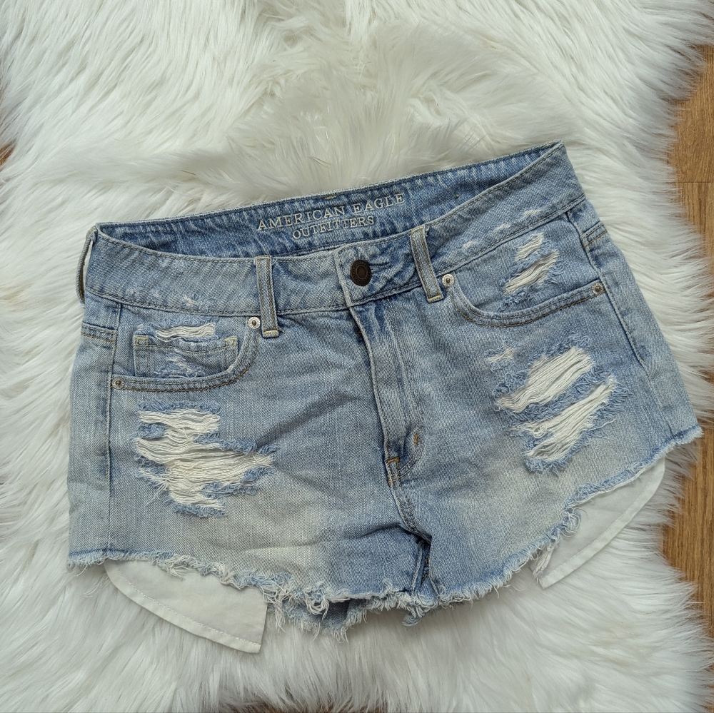 American Eagle Distressed Vintage Festival Shorts Light Wash